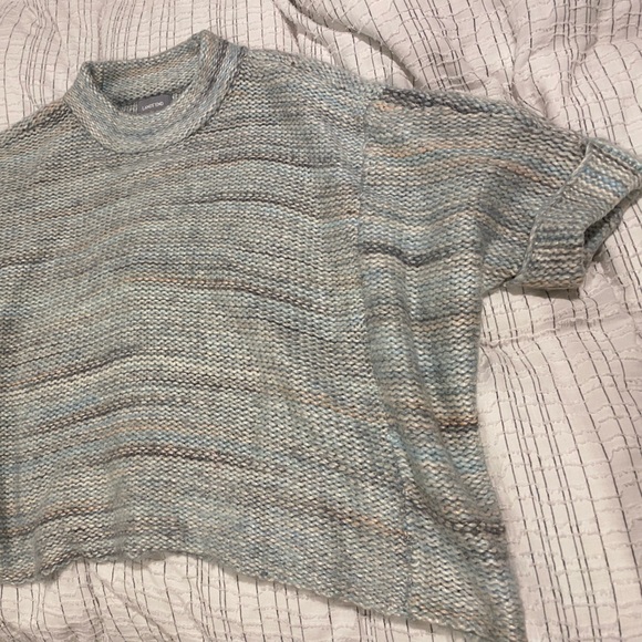 Lands end cape crop sweater. Short sleeves. Very soft. - Picture 1 of 5